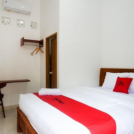 Reddoorz Syariah Near Exit Tol Krapyak Semarang Hotel Exterior foto