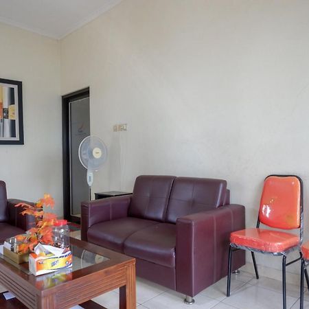 Reddoorz Syariah Near Exit Tol Krapyak Semarang Hotel Exterior foto