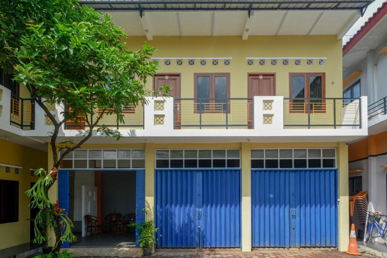 Reddoorz Syariah Near Exit Tol Krapyak Semarang Hotel Exterior foto
