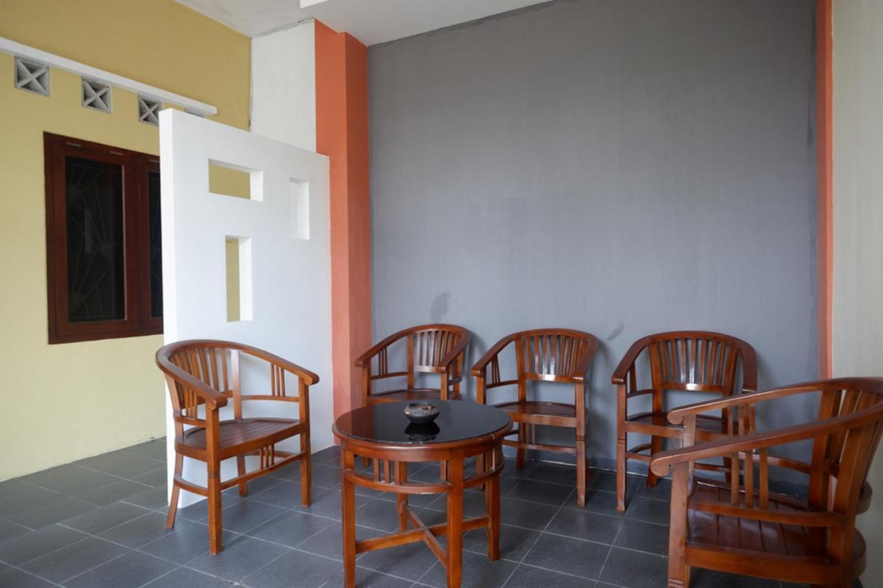 Reddoorz Syariah Near Exit Tol Krapyak Semarang Hotel Exterior foto