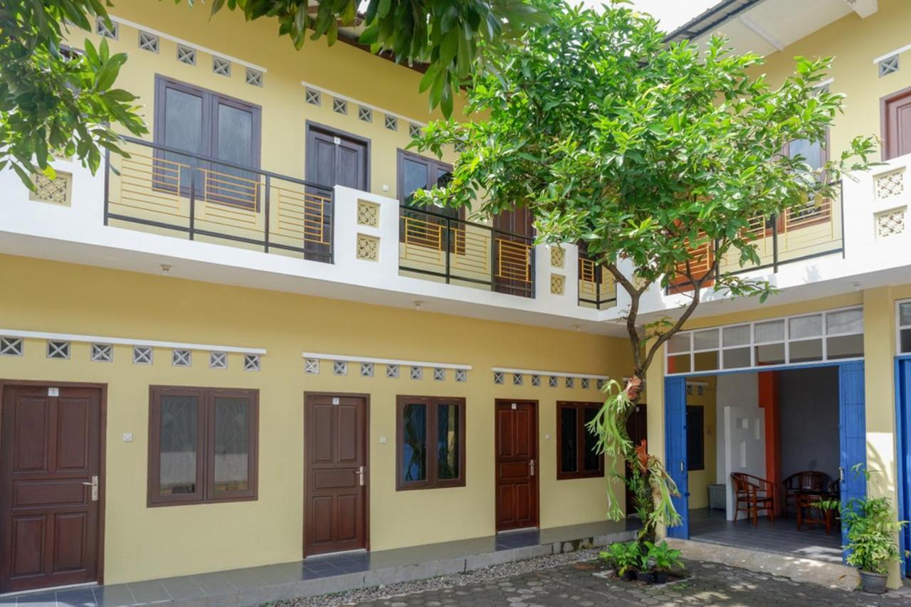 Reddoorz Syariah Near Exit Tol Krapyak Semarang Hotel Exterior foto